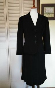 Jones New York Suit,10, black, lined suit.